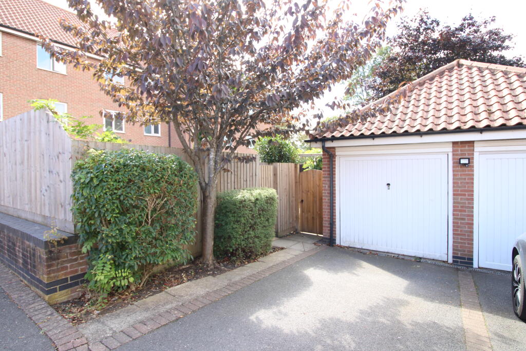 Goldstraw Lane, Fernwood, Newark, NG24 photo 2