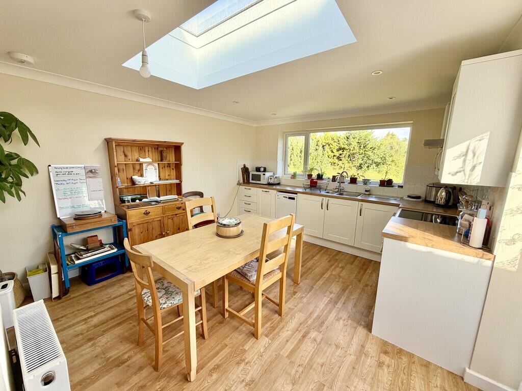 Abbotsbury Road, Broadstone photo 3