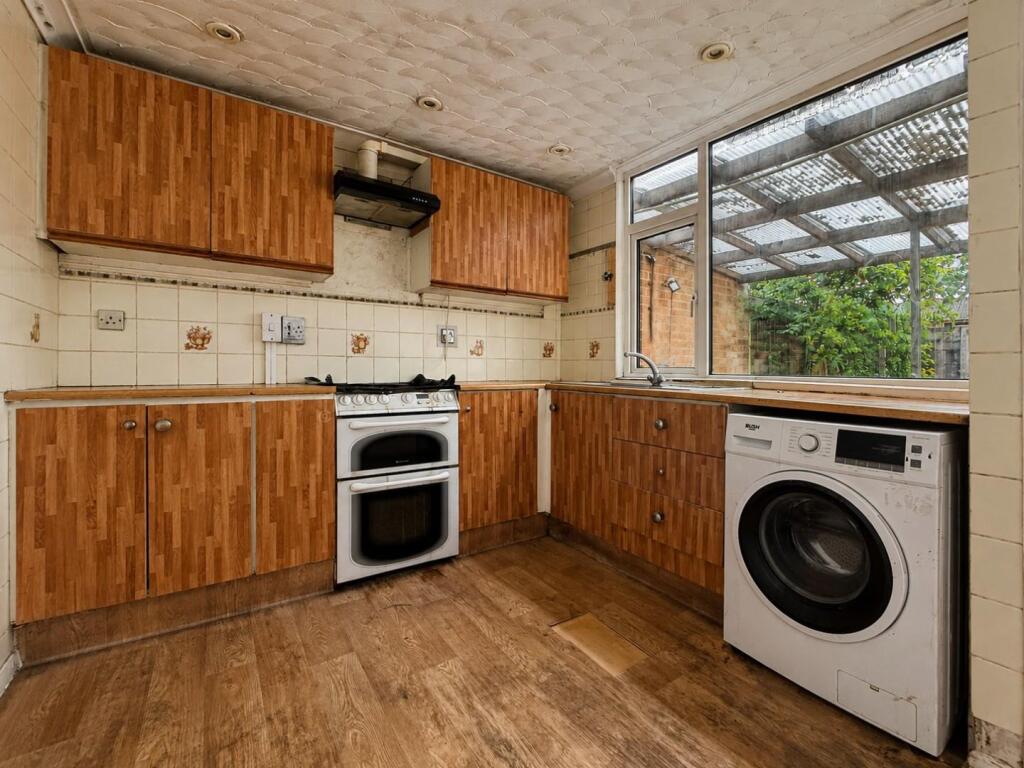 Ringway, Briar Hill, Northampton NN4 - View 2