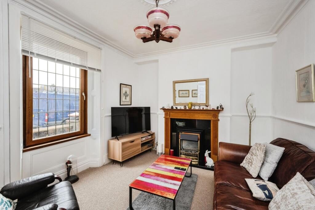 House in Swansea, Pembrey and Burry Port Town - View 4