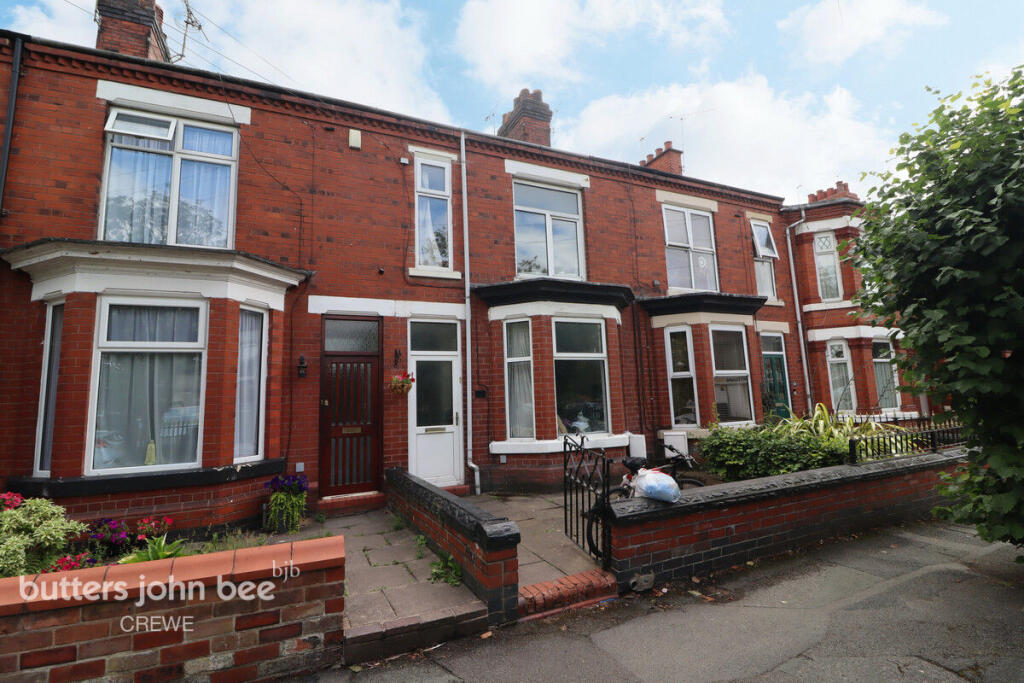 3-bed terraced on Gainsborough Road, Crewe, £140,000