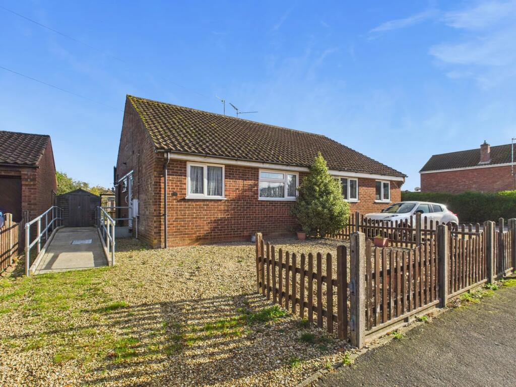 2-bed semi-detached on John Davis Way, Watlington, King's Lynn, PE33, £195,000