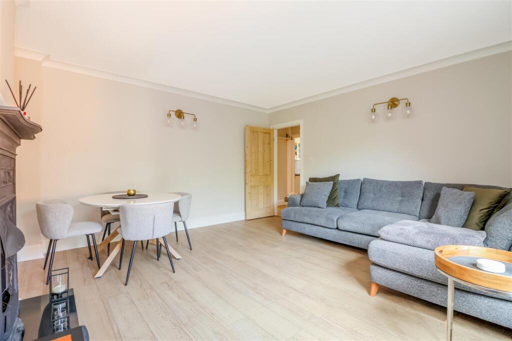 Apartment in Horsham, New Town - View 5