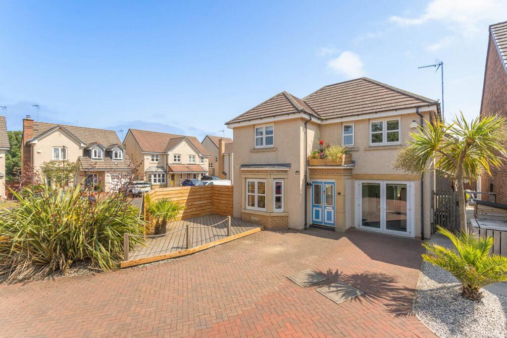 Main image of property: 42 Kellie Place, Dunbar, EH42 1GF