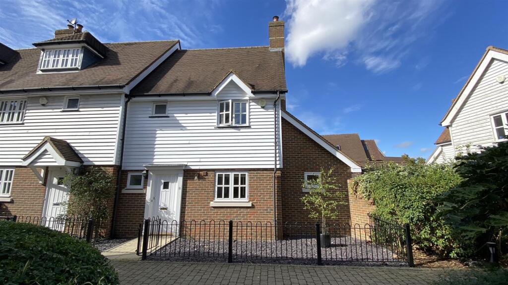 Main image of property: Laxton Walk, Kings Hill, ME19 4HZ