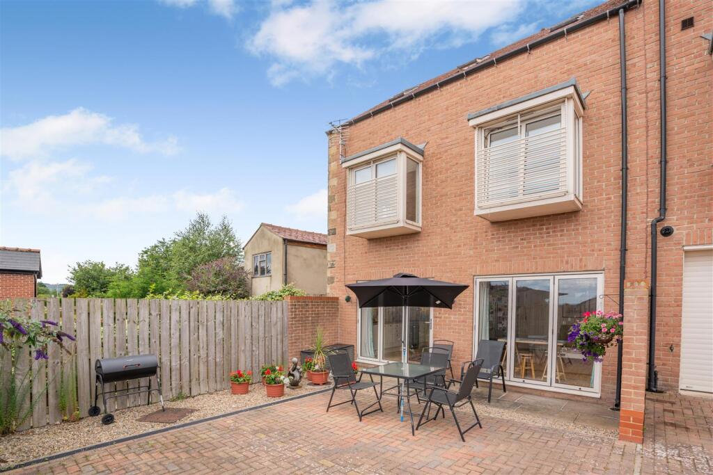 Percival Cottage, 32A Gilling Road, Richmond photo 2