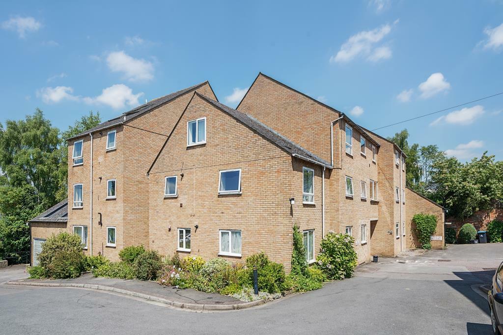 Main image of property: Finsbury Place, Chipping Norton, OX7