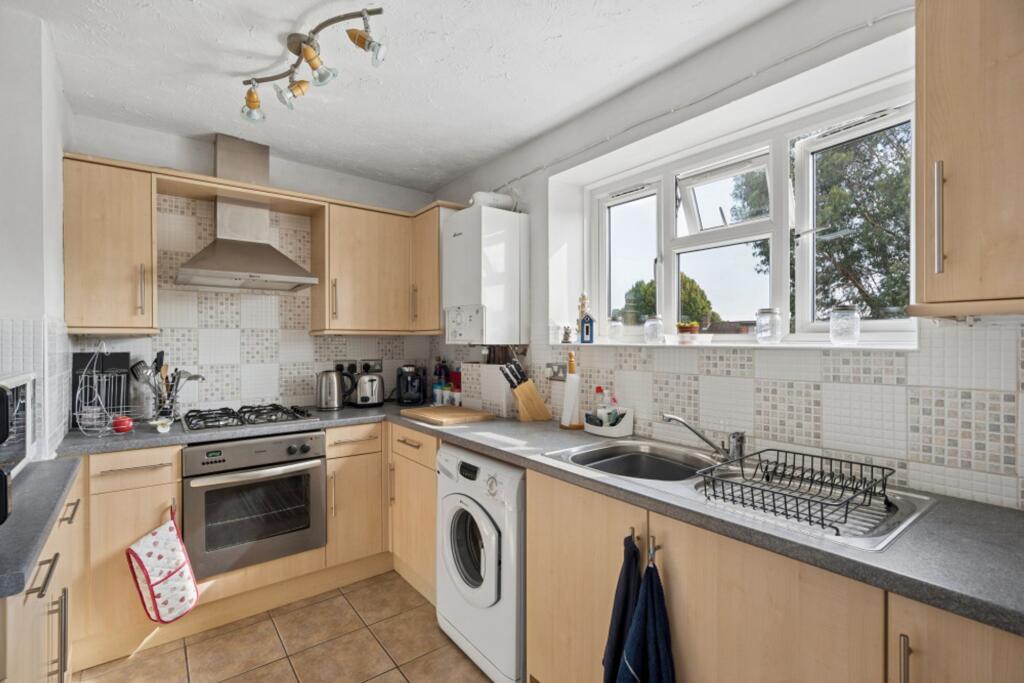 Apartment in Watford - View 3