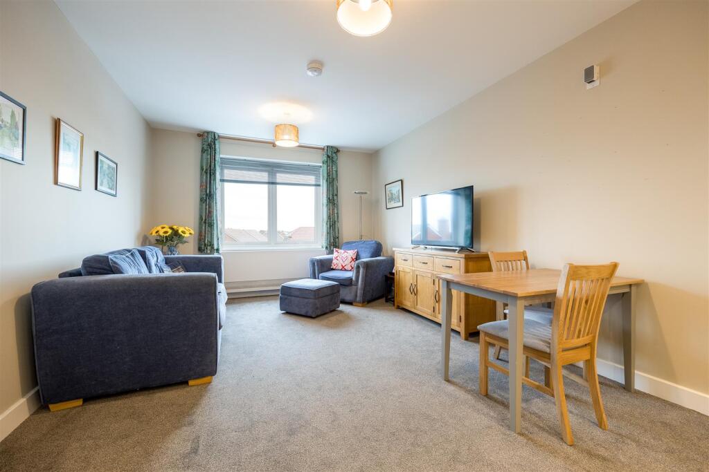 1 Empress Drive, Wallingford photo 4