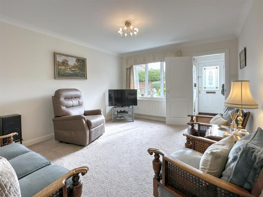 Glanton Close, Morpeth photo 2