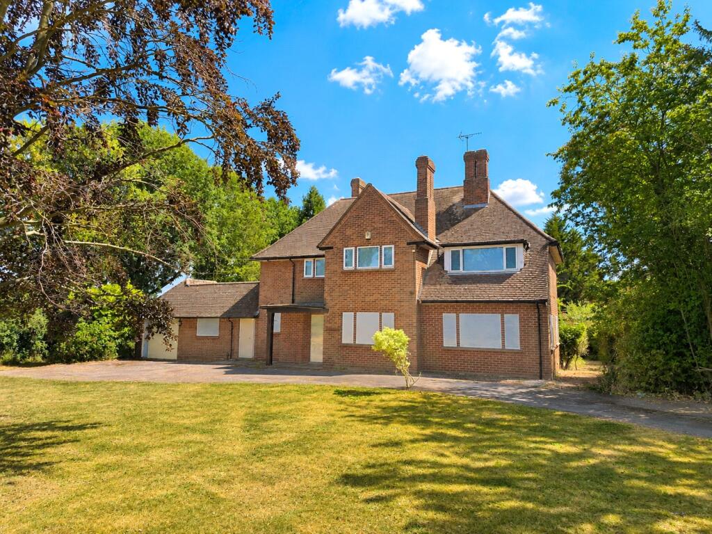 5-bed detached on Church Lane, Doddinghurst, Brentwood, Essex, CM15, £900,000