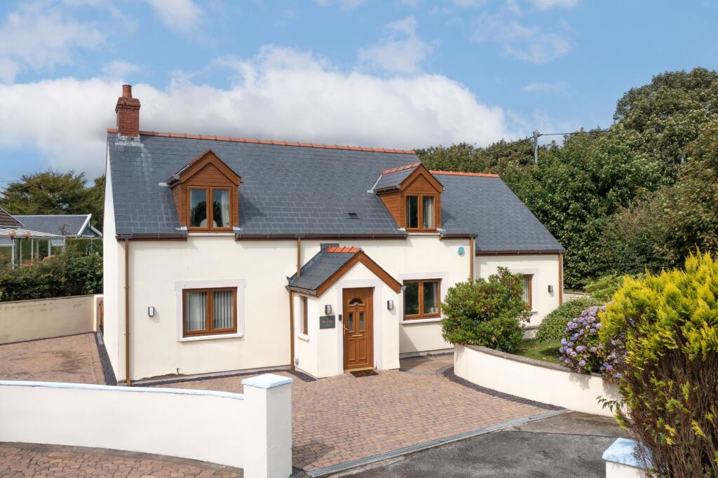 4-bed detached on Houghton, Milford Haven, SA73, £370,000