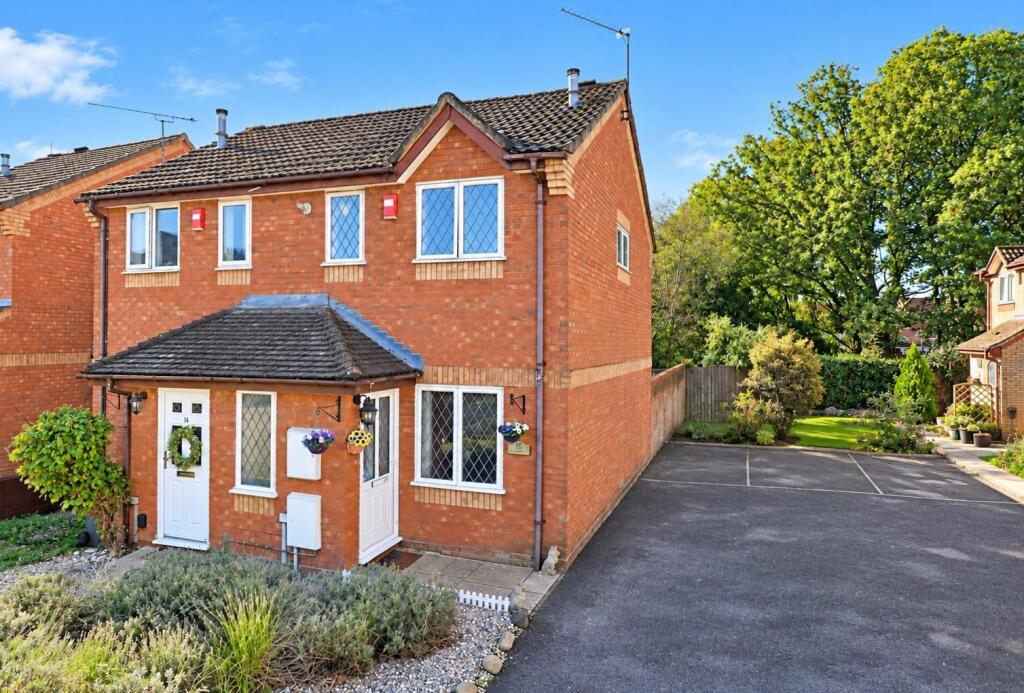 Main image of property: Lea Court, Farnham