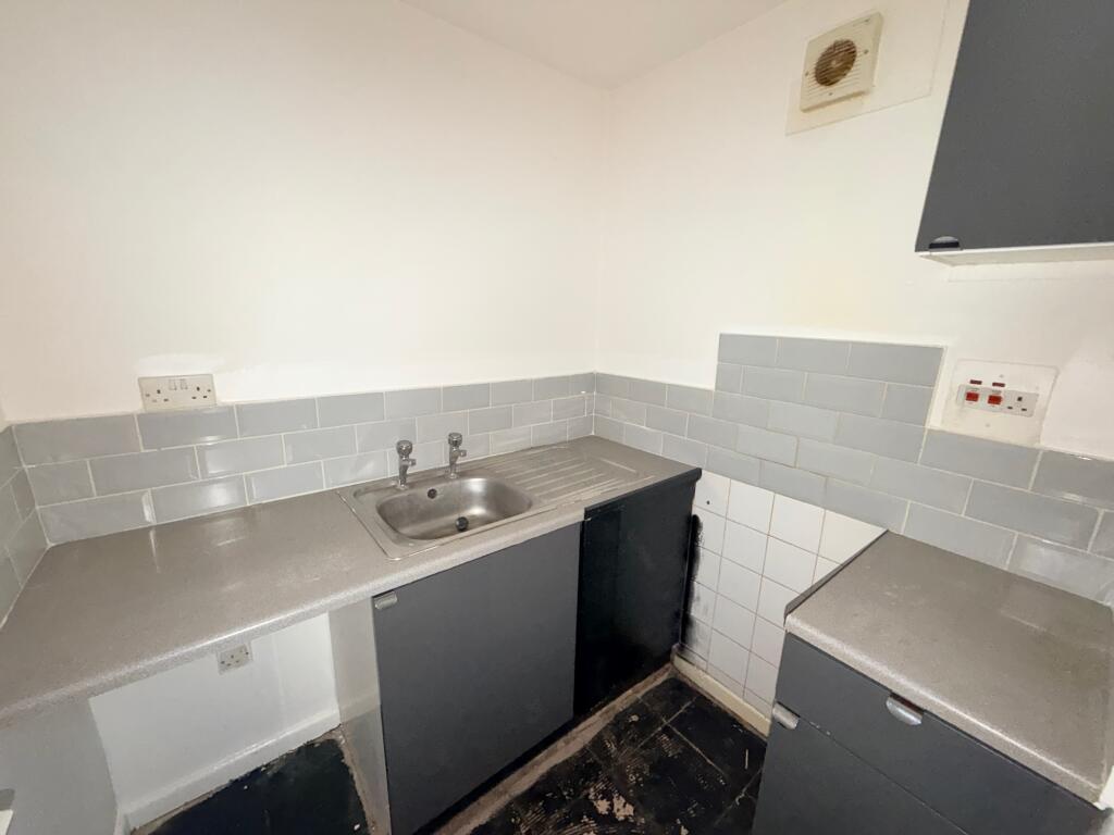 Apartment in Northampton - View 5
