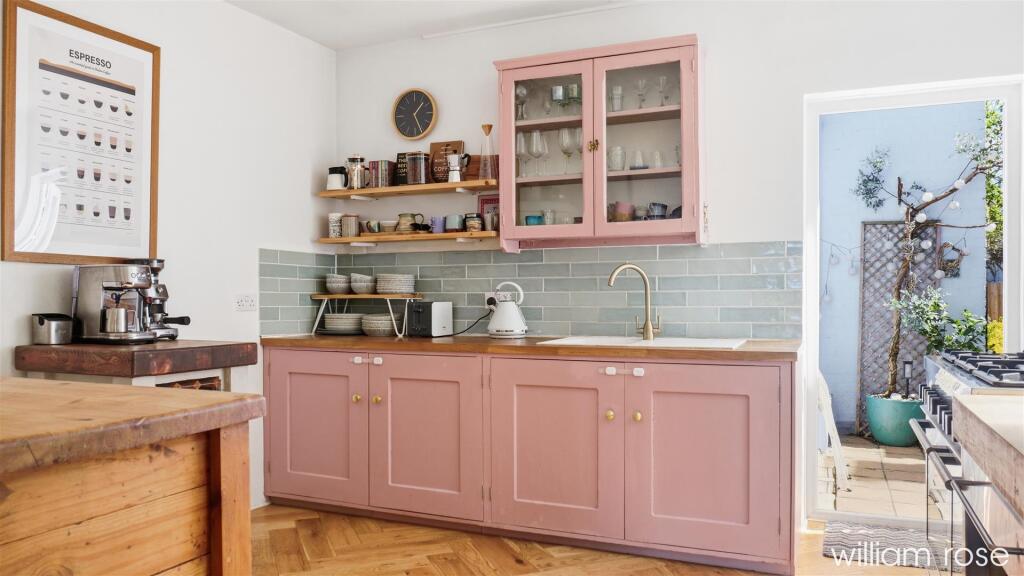Apartment in London - More