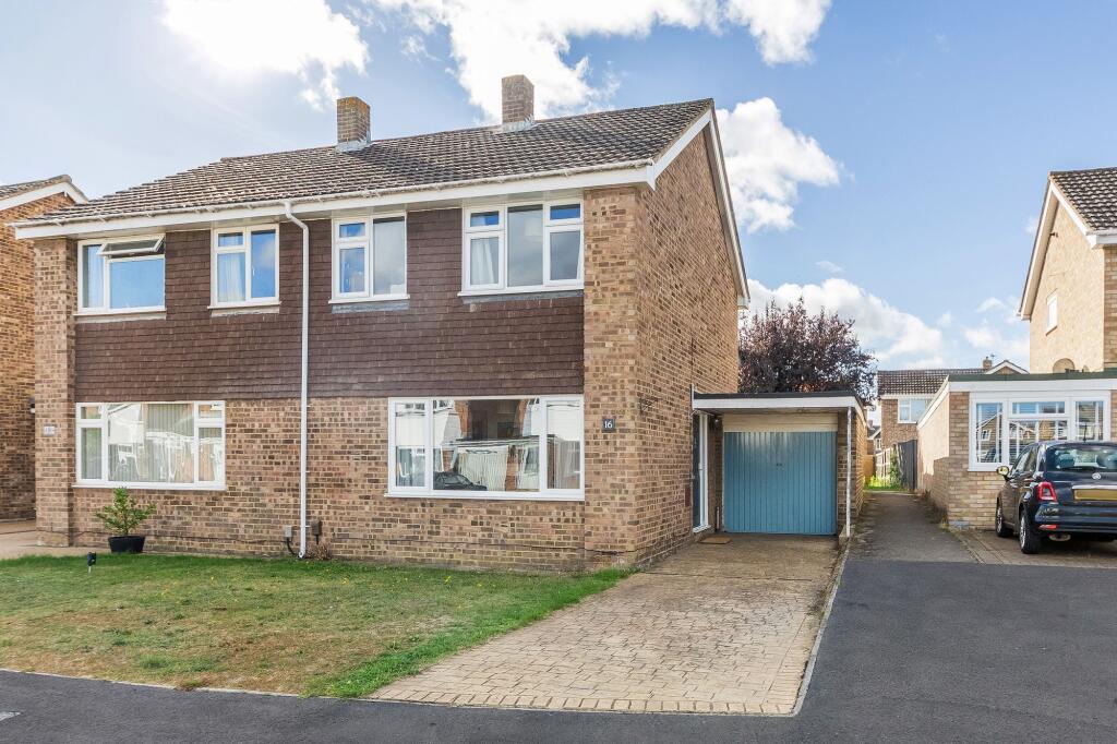 Main image of property: Glyme Close, Abingdon, OX14