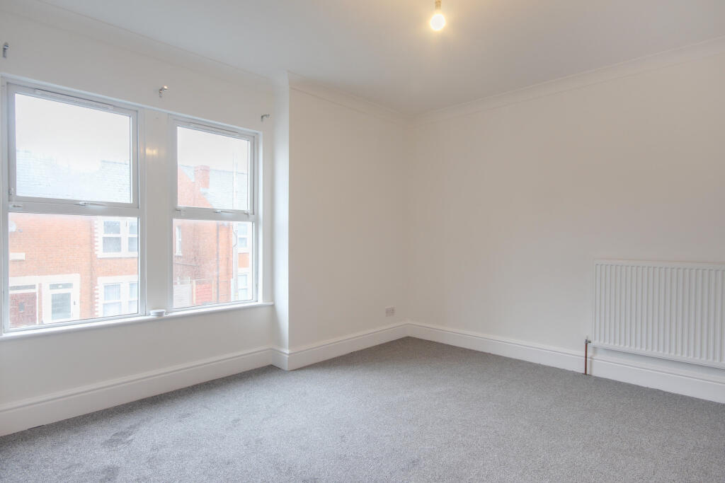 House in Gloucester - View 5