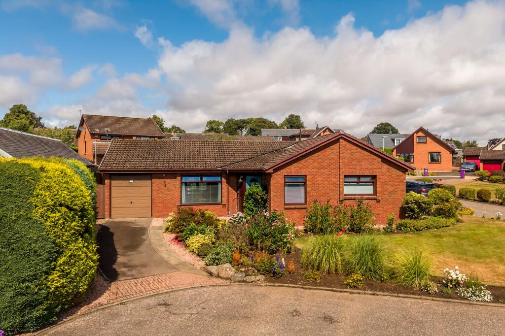 Main image of property: 65 Lorne Crescent, Monifieth, DD5 4DY