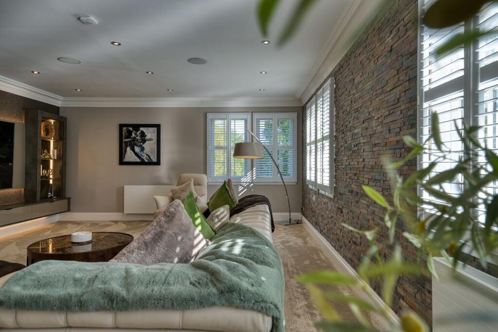 Apartment in Motherwell, South Lanarkshire - More