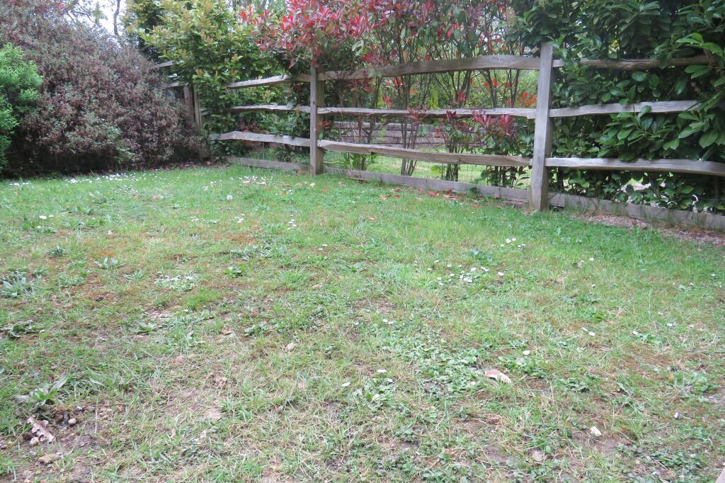 Apartment in Redhill - View 5
