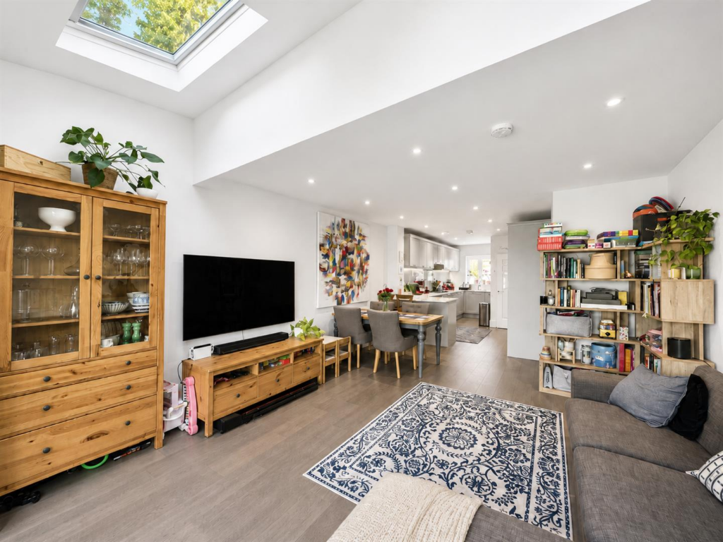 House in Reading, Green Park Village, Southcote - View 2