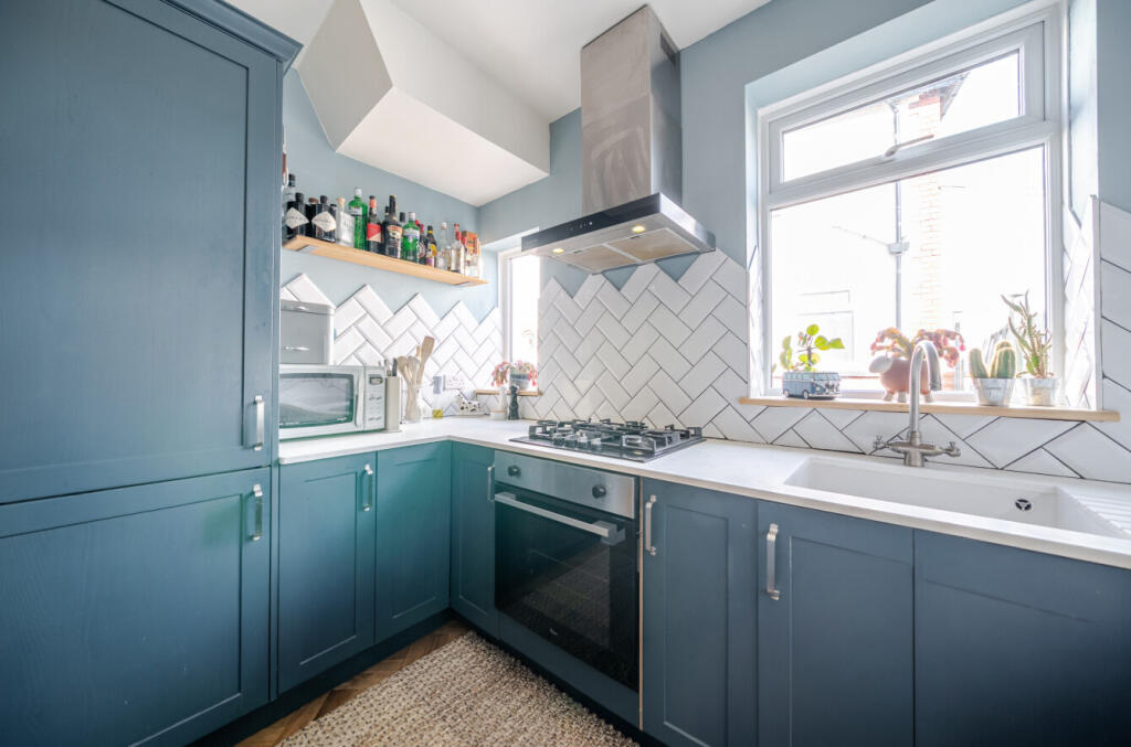 House in Leeds, Headingley Hill, Burley - More