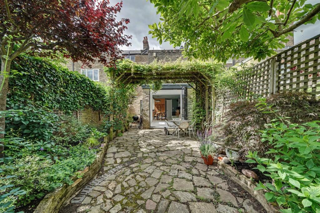 House in London, Queen's Park - View 4