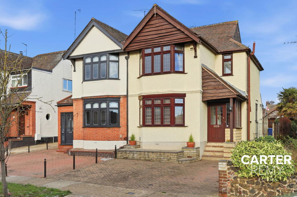 Main image of property: Lander Close, Grays, RM17