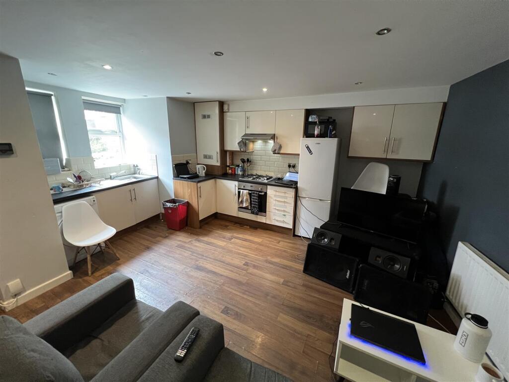 House in Leeds - View 4