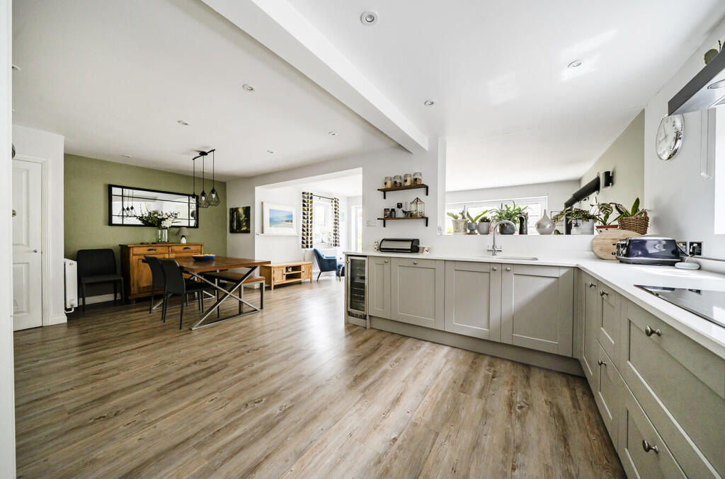 House in Hungerford, West Berkshire - More