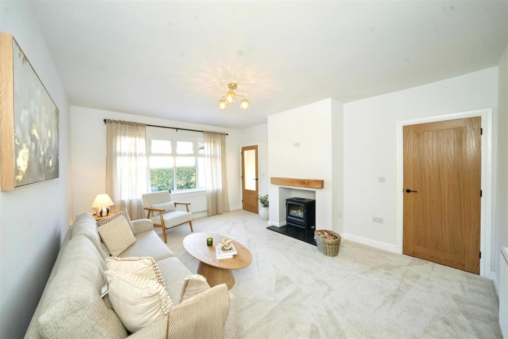 1 Lane Green Road, Codsall, Wolverhampton, WV8 2JZ photo 4