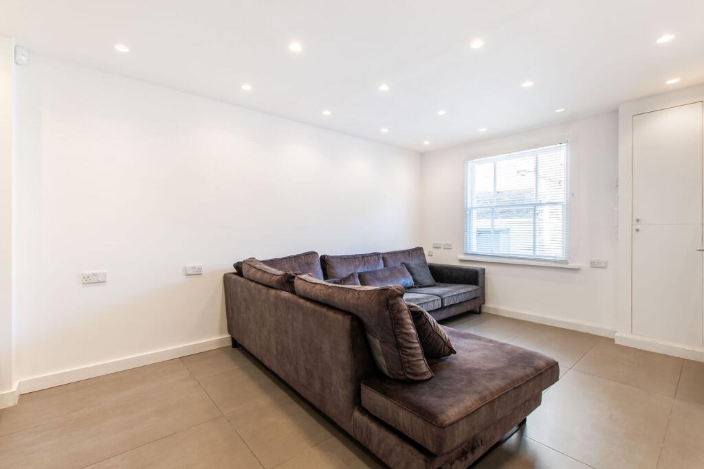 House in London - View 5