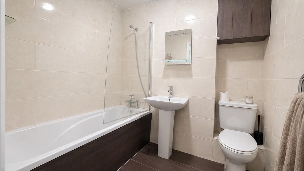 Apartment in East Hampshire, Petersfield - View 5
