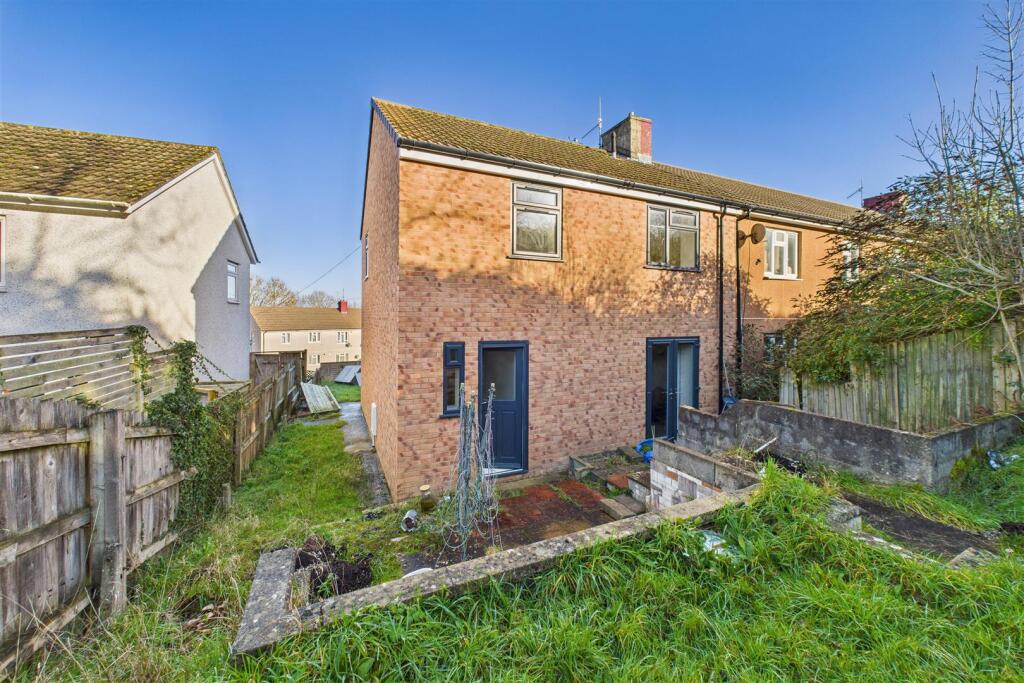 3 Bed House | Withywood photo 4