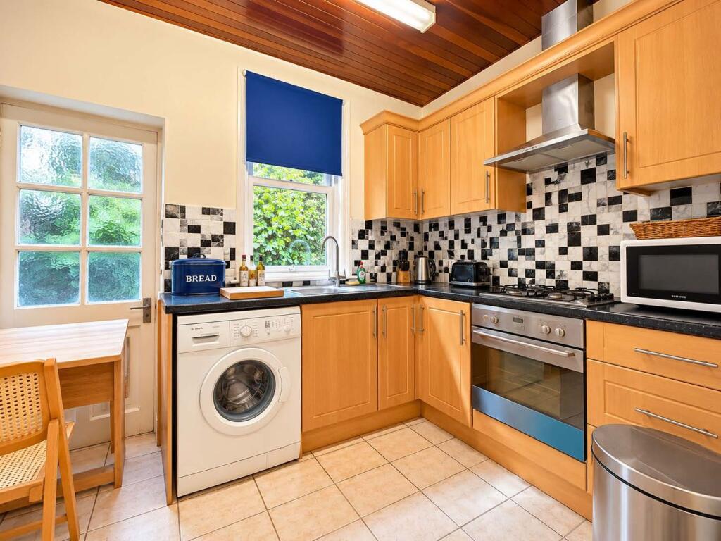 Apartment in London - View 5