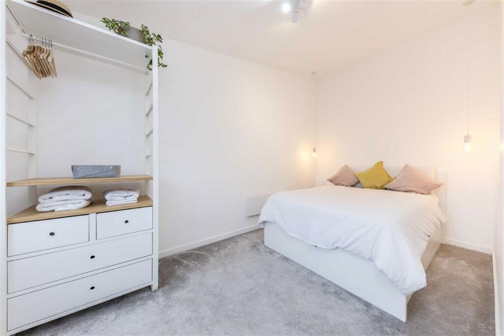 Apartment in London - More