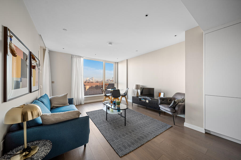 Main image of property: Phoenix Court, Kennington Lane, SE11