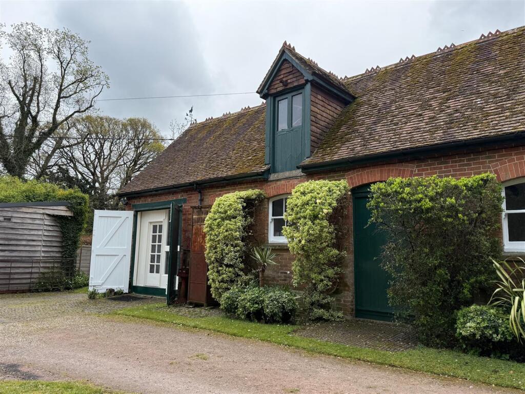 Unit 1 The Old Stables-2.jpg