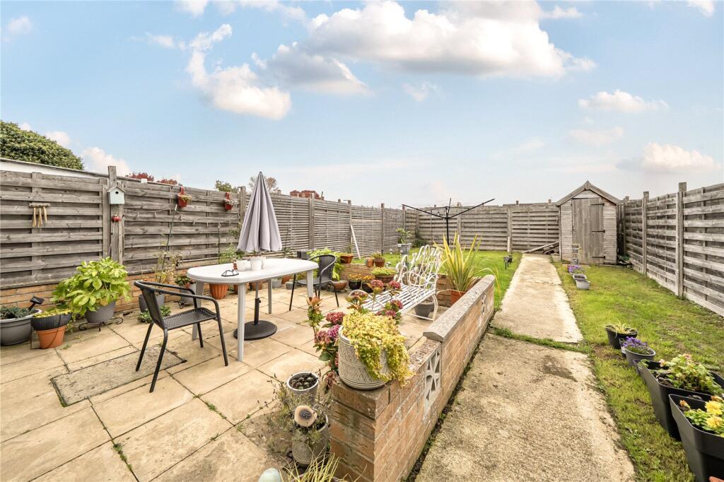 Blenheim Drive, Bicester - View 6