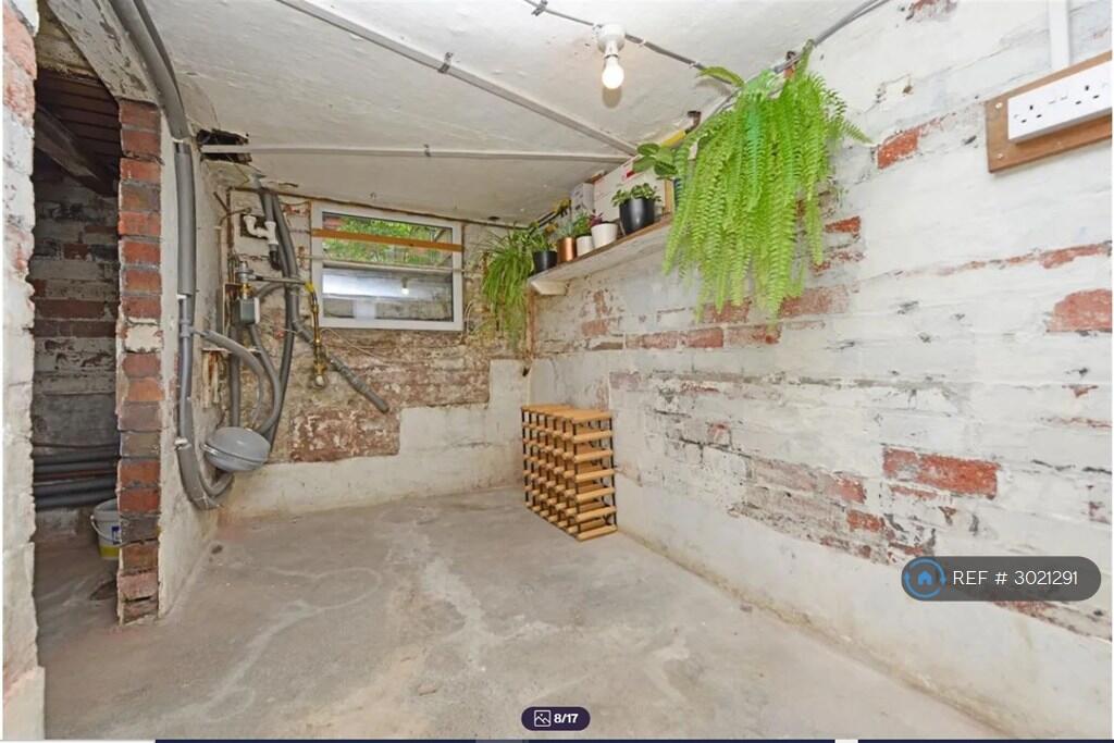 House in Leeds - View 5