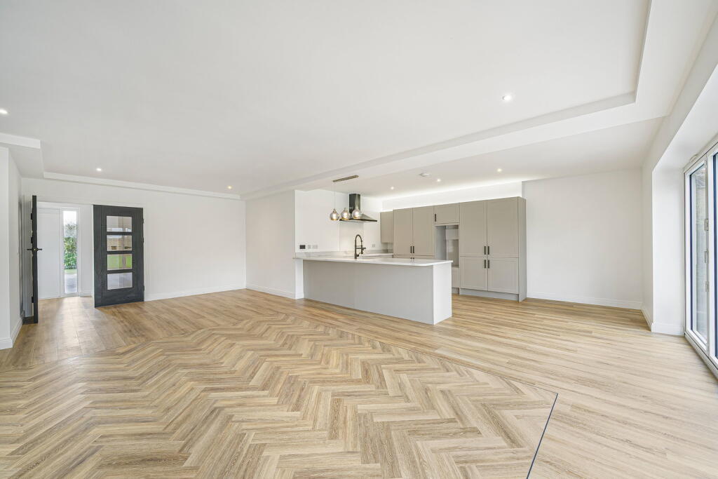 Norwood lane , Meopham, DA13 0YA - More