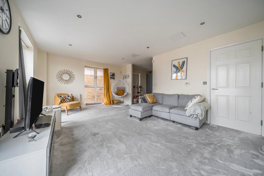 Waterside, Shirley, Solihull, West Midlands, B90 photo 2