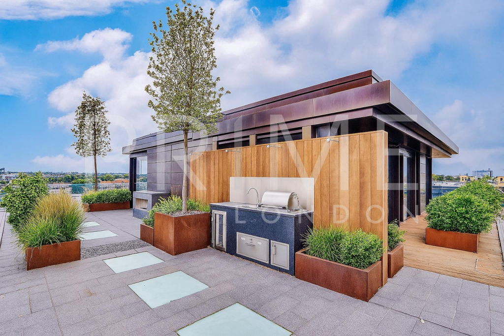 3-bed apartment on The Penthouse, Jaeger House, Chelsea Creek, £4,700,000