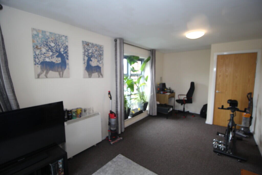 Apartment in Wakefield - View 4