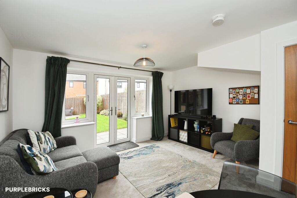 House in Lincoln - View 2