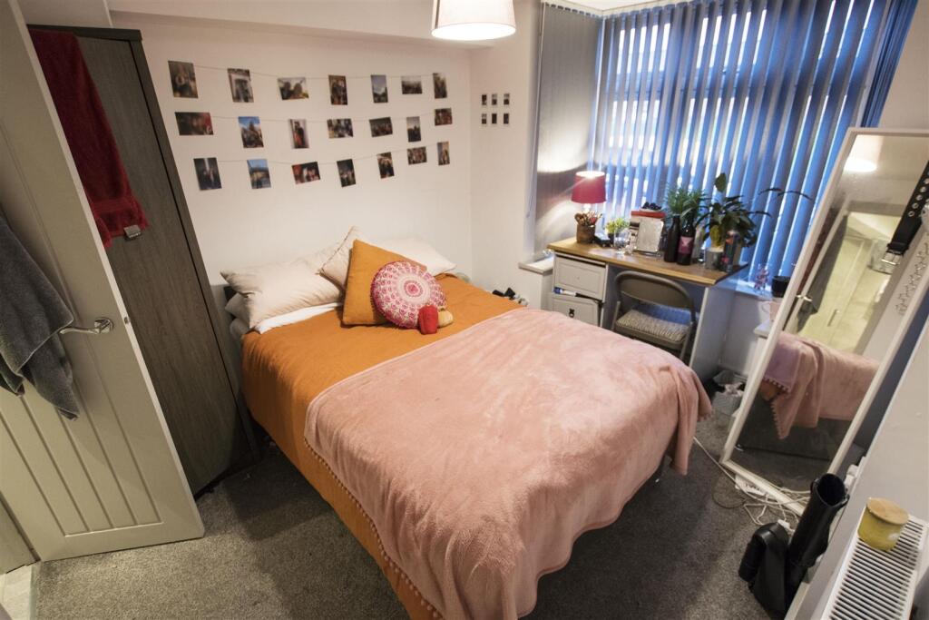 6 bedroom house for rent