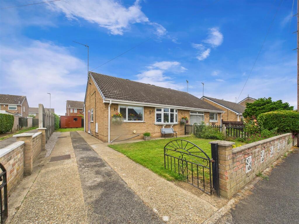 2-bed semi-detached on Lincoln Green, Hull, £169,950