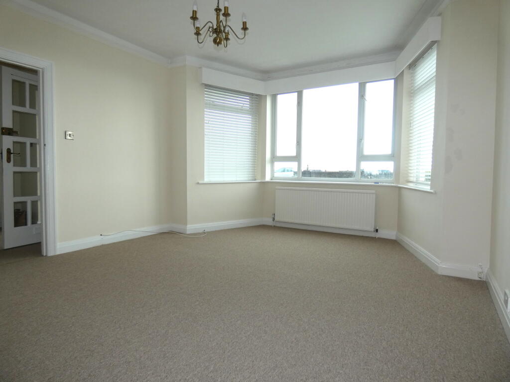 West Parade, Worthing, BN11 - View 6