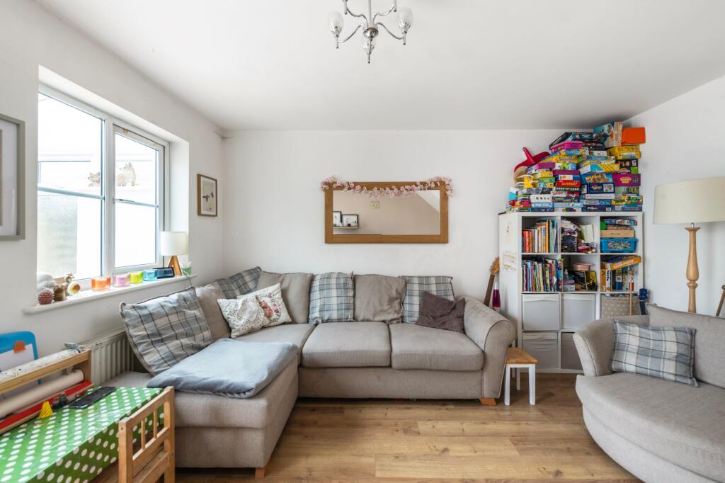 House in Reigate and Banstead, Earlswood - View 5