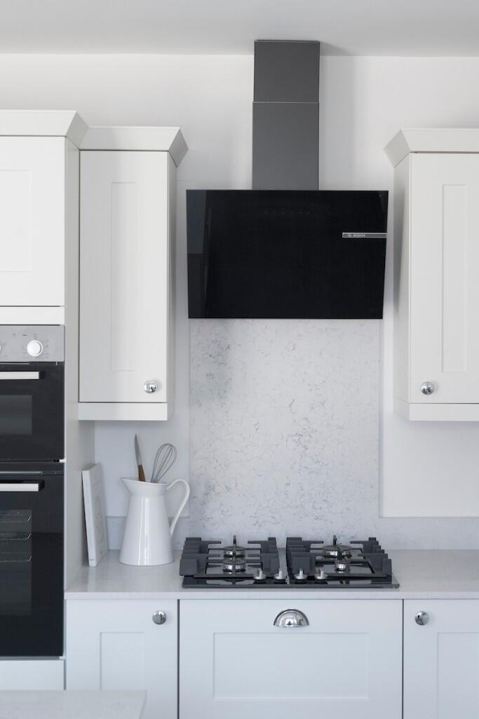House in Doncaster, Armthorpe - More